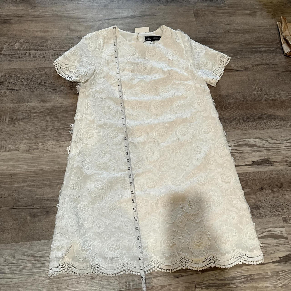 dresses - Picture 4 of 8